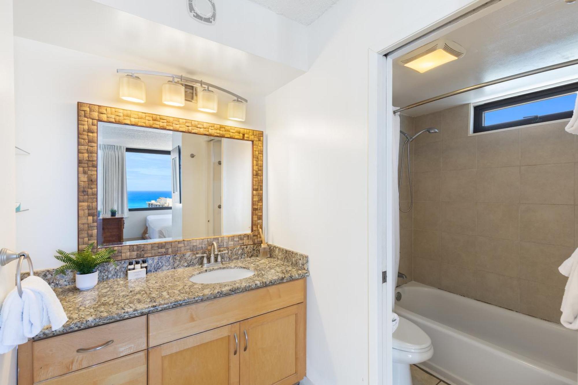Beautifully Renovated 32Nd Floor Deluxe Ocean View Waikiki Condo Condo Honolulu Buitenkant foto